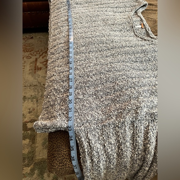 Free People Good Day Cropped Grey Sweater Size Large - Picture 7 of 7